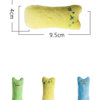 Jouet en peluche garni d'herbe pour chat plusieurs couleurs jouets par un chat
