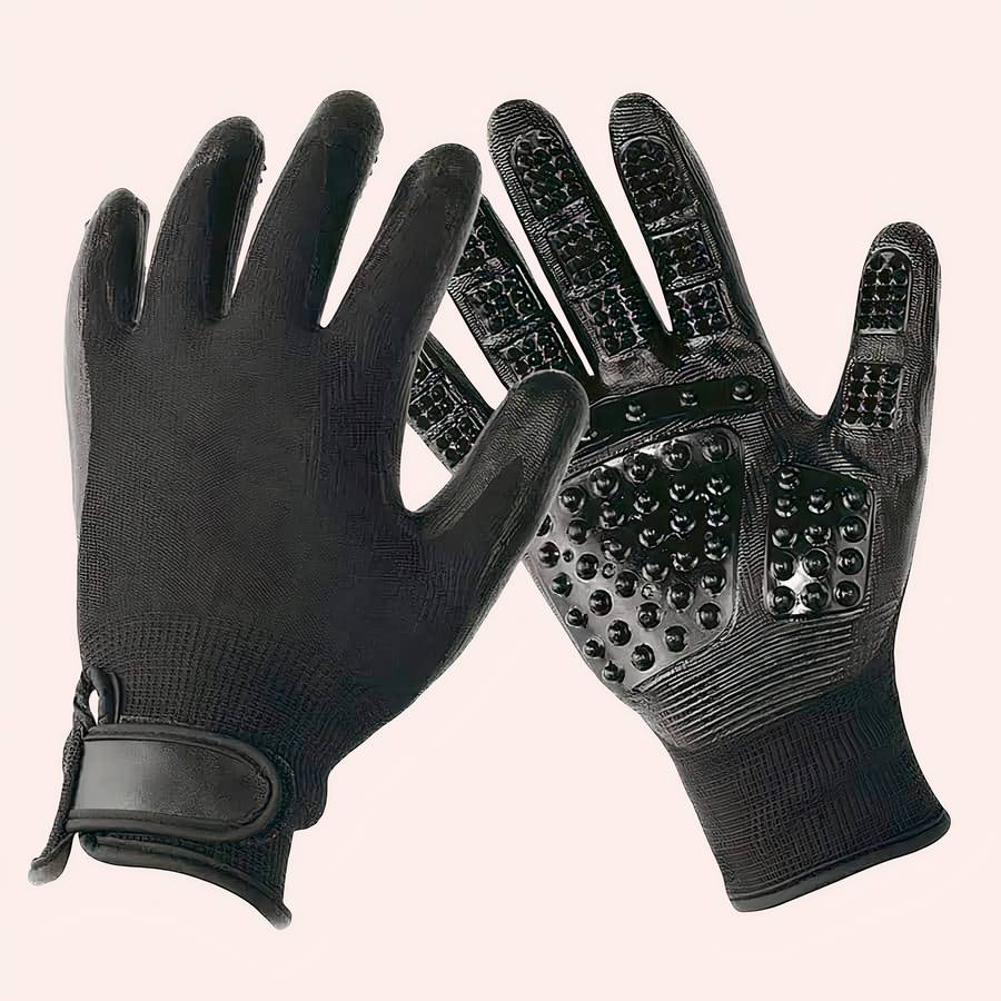 Gant toilettage chat pour massage en douceur noir, confortable.