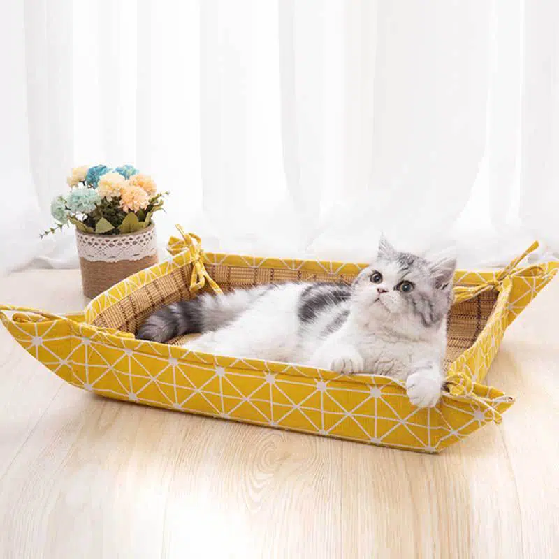 Coussin de refroidissement lit de chat en rotin jaune avec point blanc à la mode