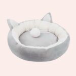 Coussin rond doux et lavable avec oreilles et boule pour chat confortable de couleurs gris