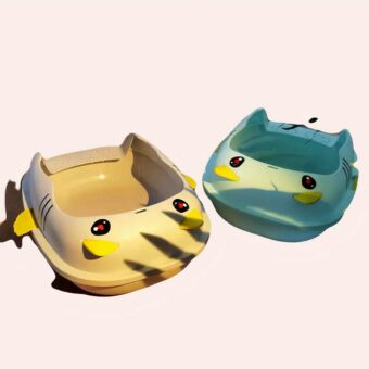 Litière chat en plastique en forme de voiture dans une maison, disponible plusieurs couleurs