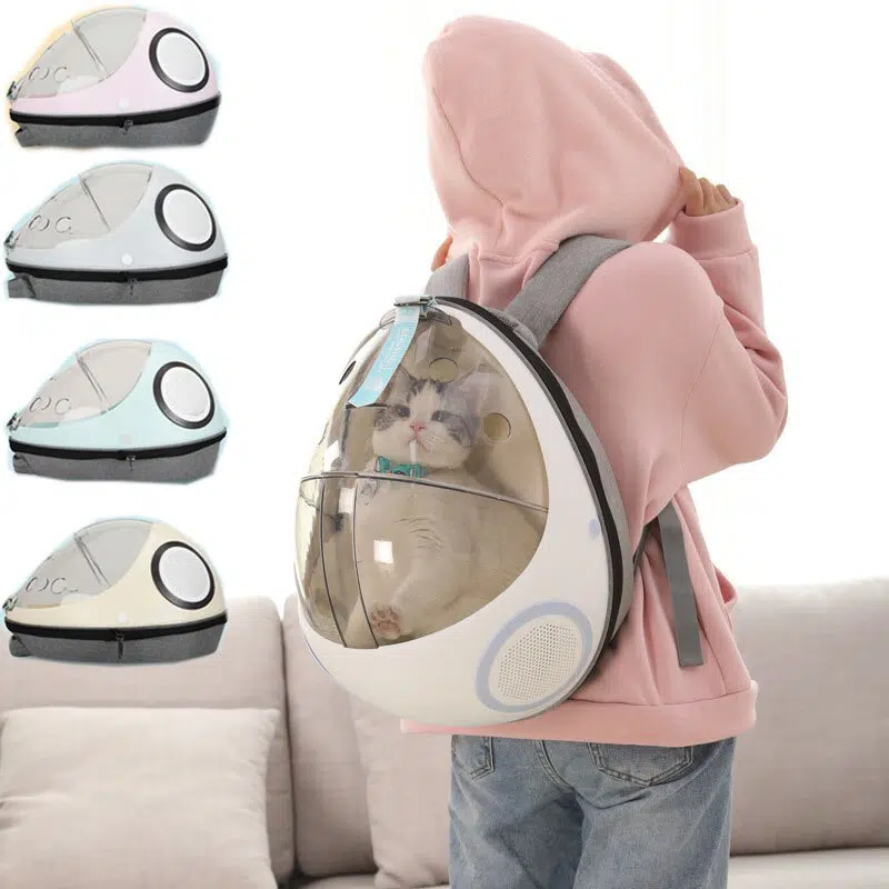 Sac à dos de transport avec coussin pour chat, confortable, porté par une femme avec un chat à l'intérieur