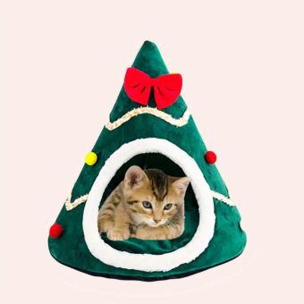 Niche en forme d'arbre de noël pour chat