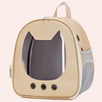 Sac à dos de transport pour chat beige. Un hublot en tête de chat et trois petits trous en dessous. Sur fond blanc.