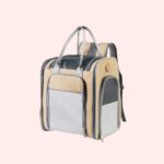 Sac à dos extensible pour chat de couleur jaune, sur fond rosé