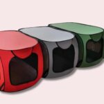 3 caisses de transport pop'up pour chat dans trois couleurs différentes